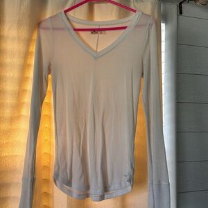 Women’s Hollister vneck